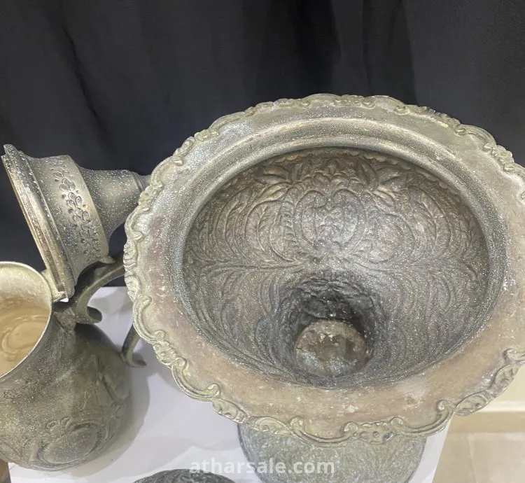 مقتنيات وتحف قديمة