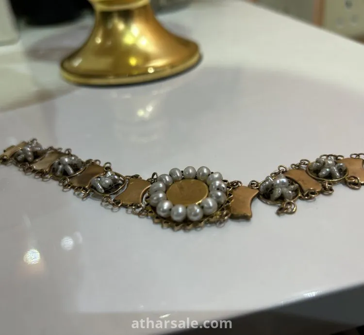 سواره ذهب مشبعه بالؤلؤ عمرها اكثر من 150 سنه