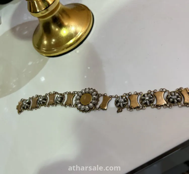 سواره ذهب مشبعه بالؤلؤ عمرها اكثر من 150 سنه