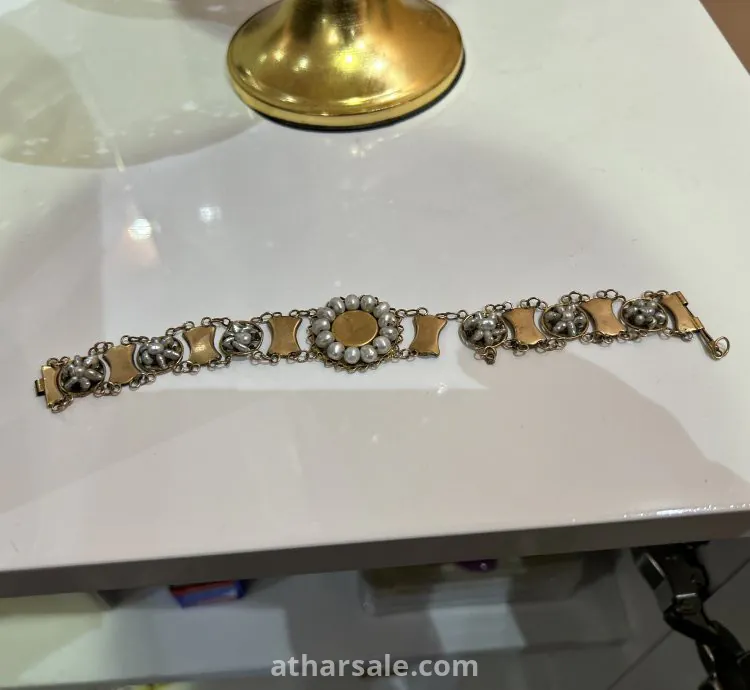 سواره ذهب مشبعه بالؤلؤ عمرها اكثر من 150 سنه