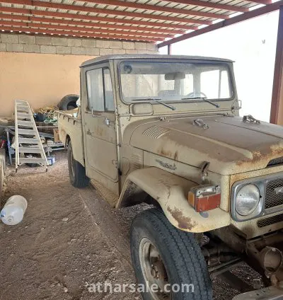 جيب تايوتا شاص ١٩٨١ 9