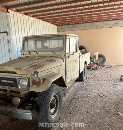 جيب تايوتا شاص ١٩٨١ 8