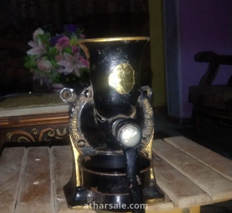 ماكينة قهوة انجليزية يدوية قديمة