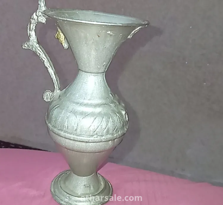 فازا قديمة فاخرة