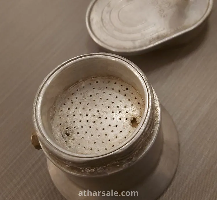 ماكنة تصنيع قهوة اسبرسوا قديمة