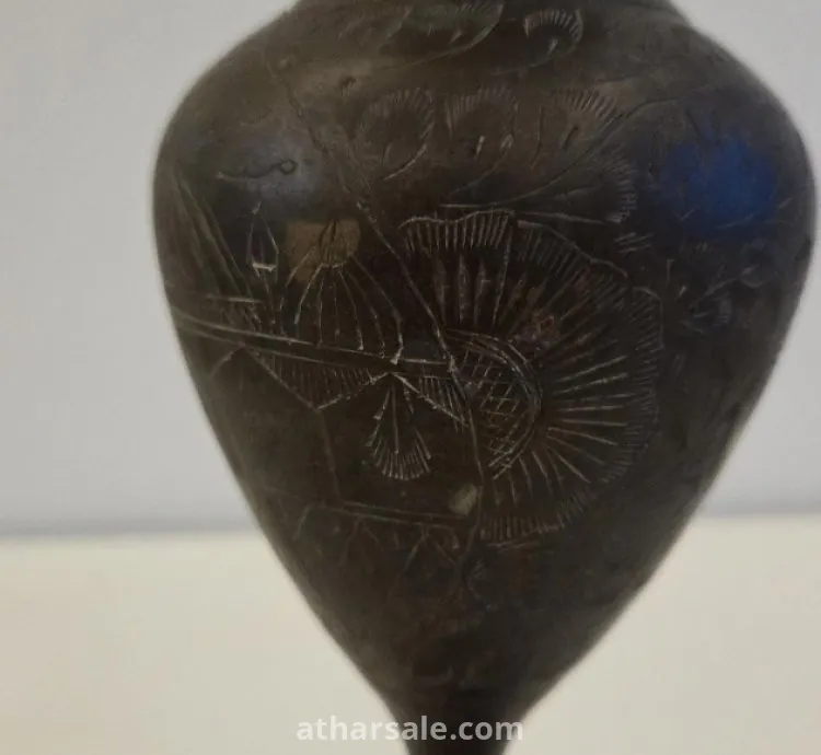 مزهرية نحاس قديمة