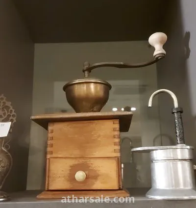 ماكنة تصنيع قهوة اسبرسوا قديمة