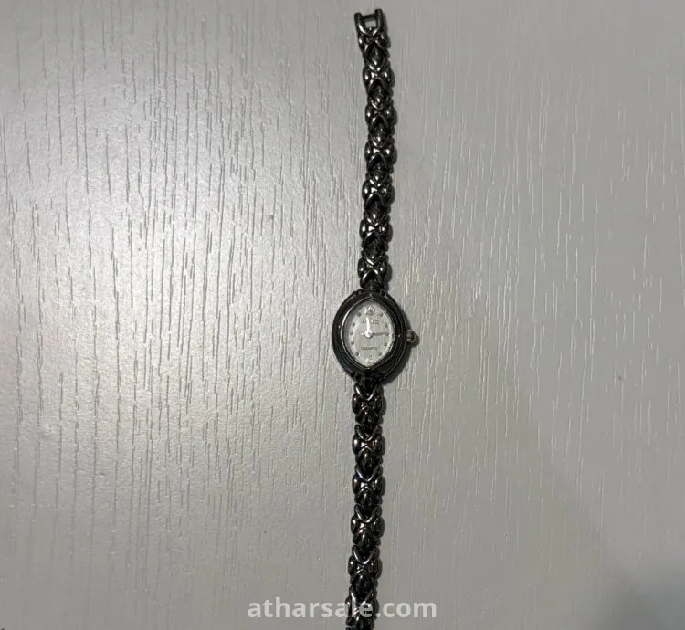 Vintage Quartz Watch – 1995