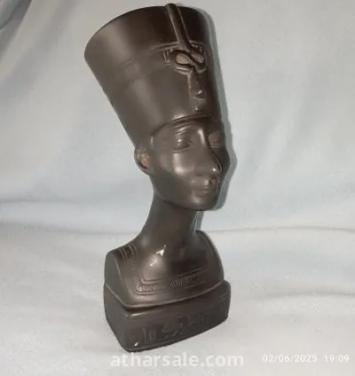 تمثال فرعوني