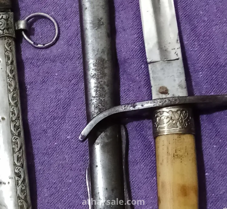 سيف فرنسي ملكي قديم مختوم