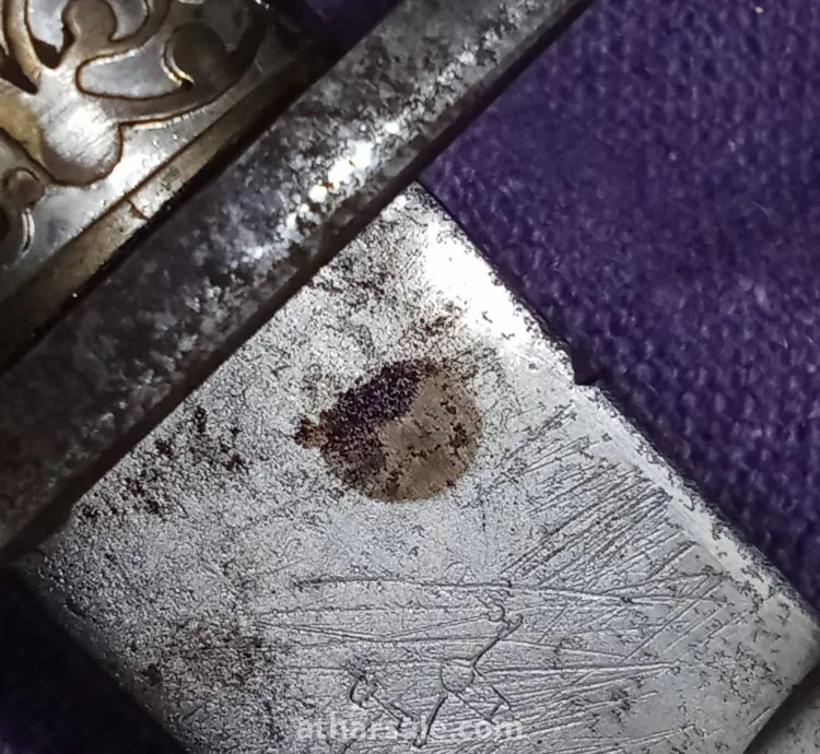 سيف فرنسي ملكي قديم مختوم