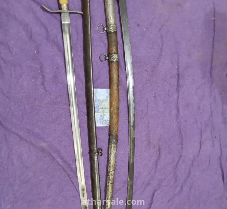 سيف فرنسي ملكي قديم مختوم