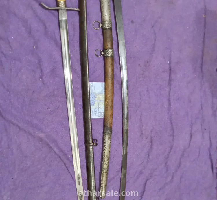 سيف فرنسي ملكي قديم مختوم