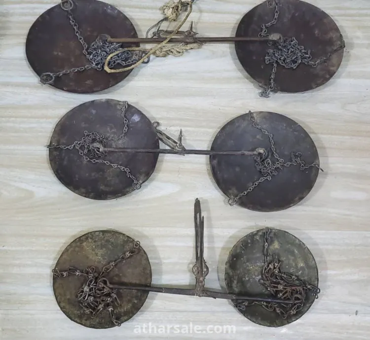 ميازين حديد قديم لوزن الخضروات