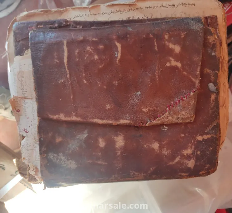 مخطوطات قديمة دينية عمرها 400  سنة