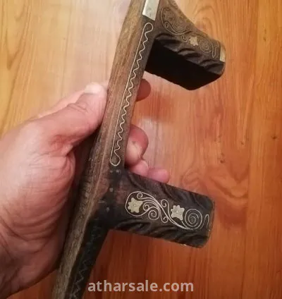 An old and heavy tray  with high silver plating. 6