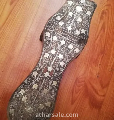 An old and heavy tray  with high silver plating. 3