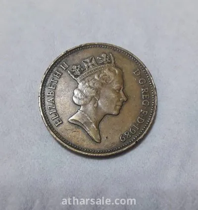 عملة معدنية بريطانية قديمة