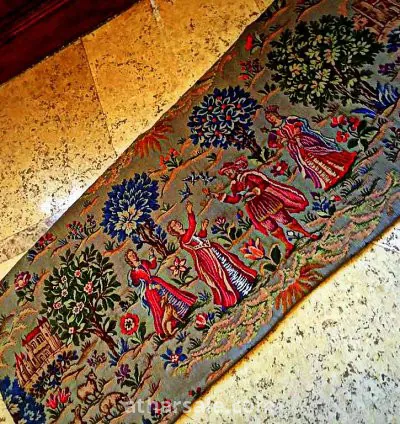 لوحة جوبلان قديمة جدا من عام 1952م من باريس مختومة 5