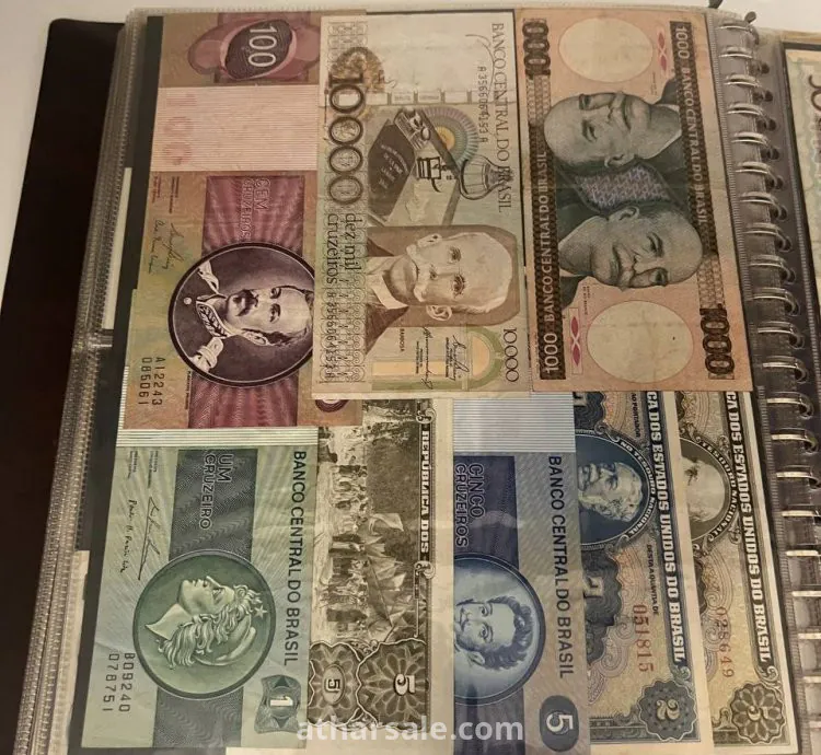 عملات نقدية ورقية قديمة