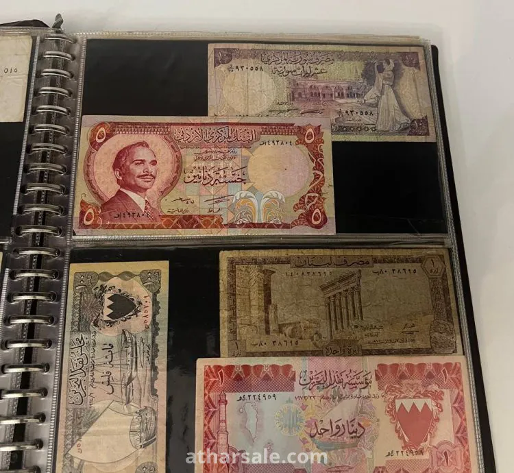 عملات نقدية ورقية قديمة