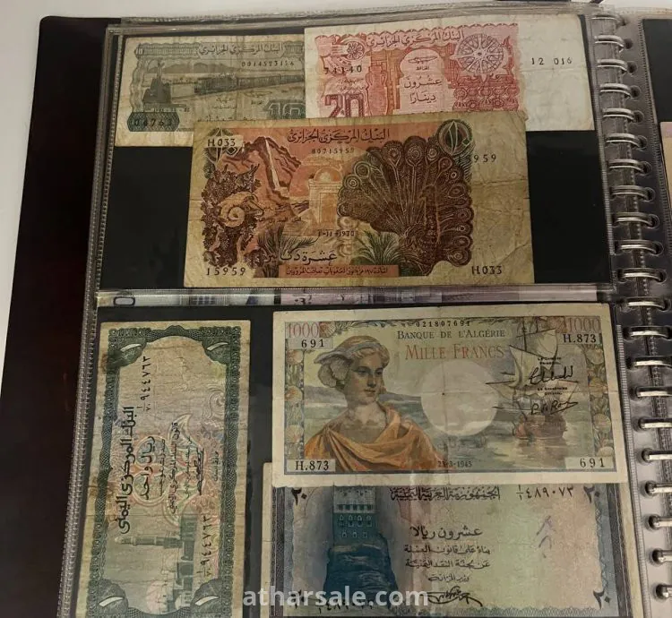 عملات نقدية ورقية قديمة