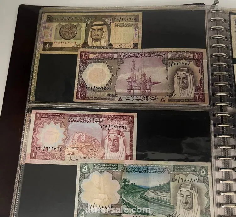 عملات نقدية ورقية قديمة