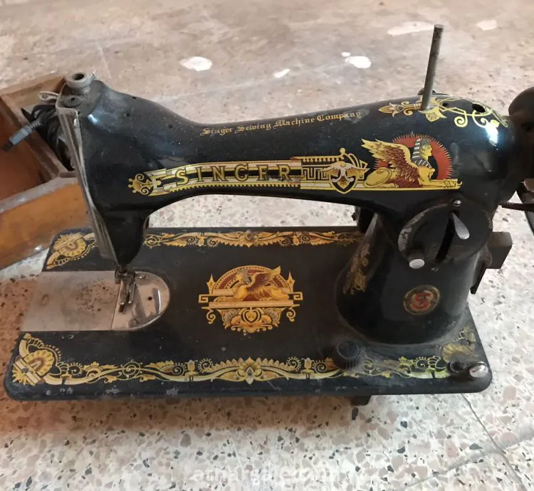 مكنه خياطه سنجر الاصليه عمرها اكتر من ٦٠ سنه شغاله