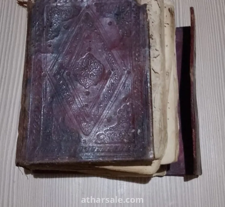 قرآن نادر جدا من اندر القطع في العالم ثمين خط يدوي