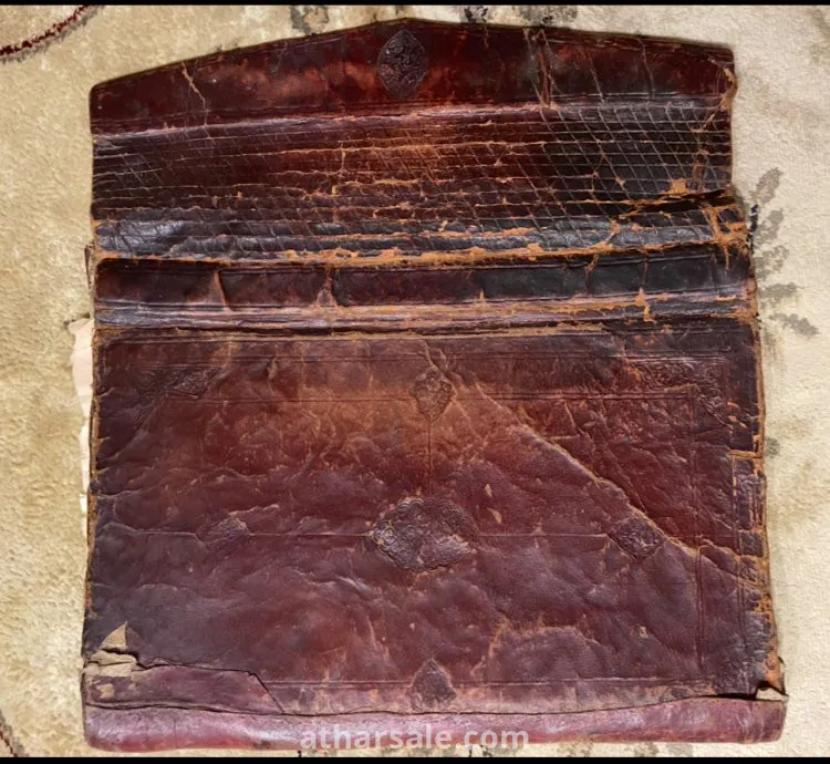 نسخة من القرآن الكريم مخطوط يدوي يوجد وثيقة تقييم معتمدة في الصور المرفقة