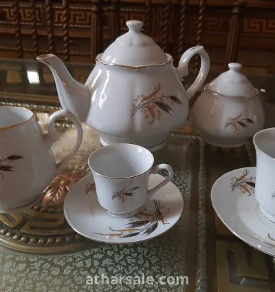 طقم شاى وقهوة ٢٨ قطعه عمره اكتر من ٣٠ سنه 3