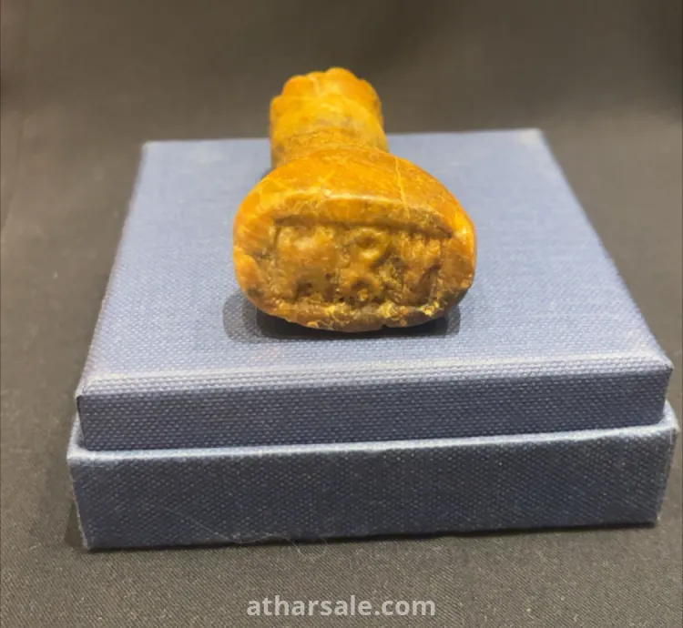 ختم قديم جدا يعود لحضارة قديمة