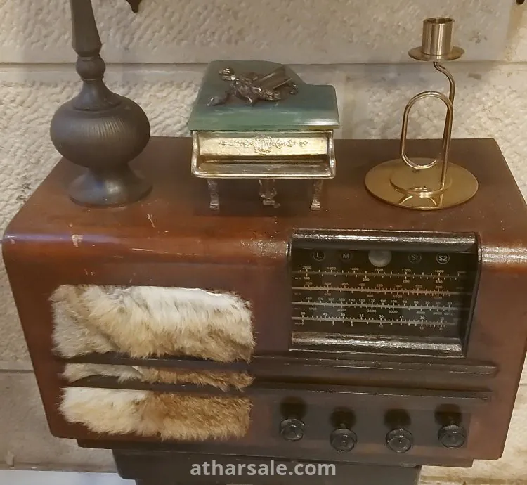 راديو قديم جدا