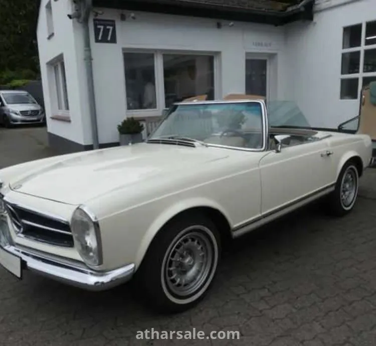 سيارة مرسيدس موديل 1968