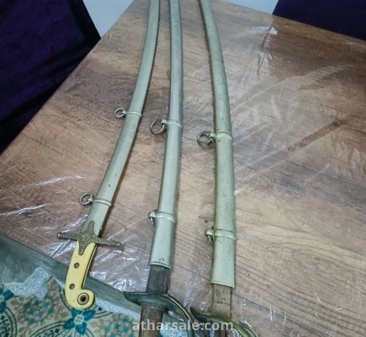سيوف وخناجر للعهد العباسي للامراء فرصة نادرة