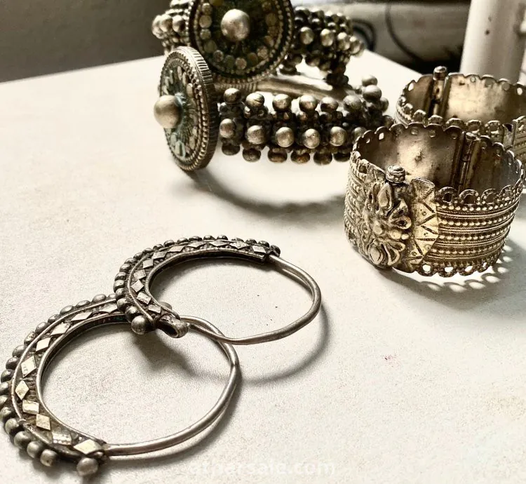 مصوغات فضية لها اكثر من خمسون عاما