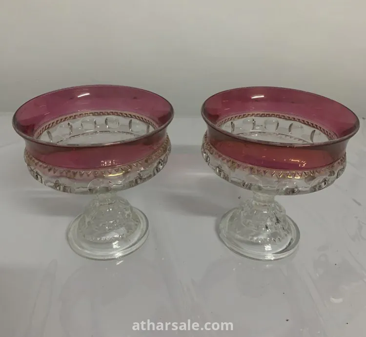 تحف مصنوعه من الزجاج الملون قديمه اكثر من 60 سنه