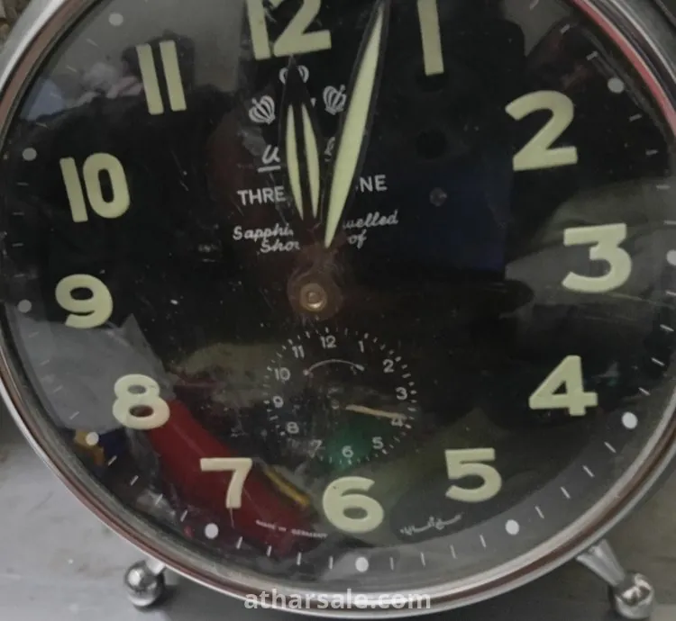 ساعه قديمة بحاله ممتازة