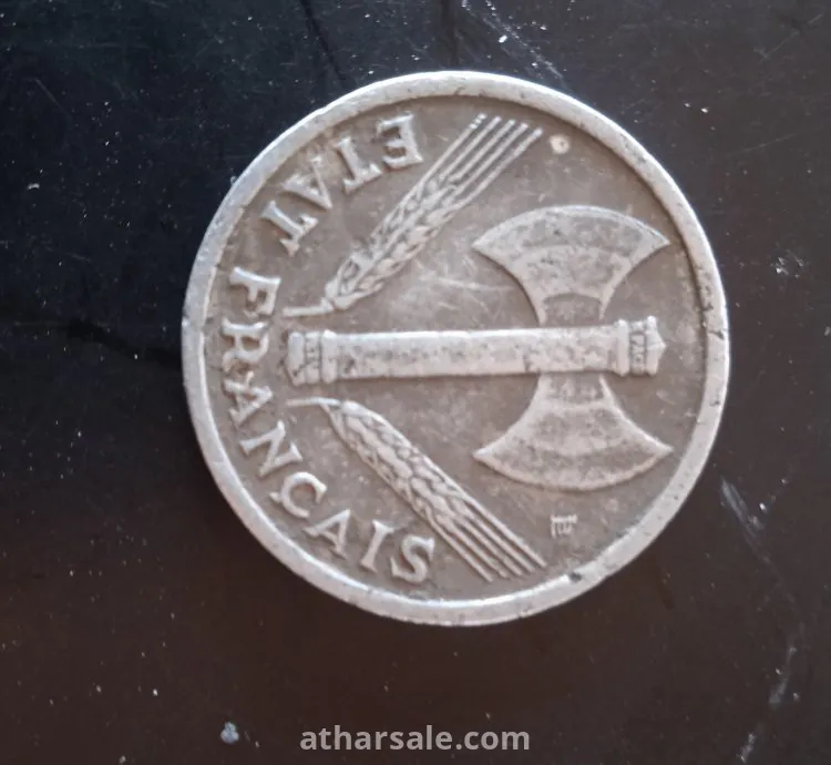 عملة فرنسية قديمة