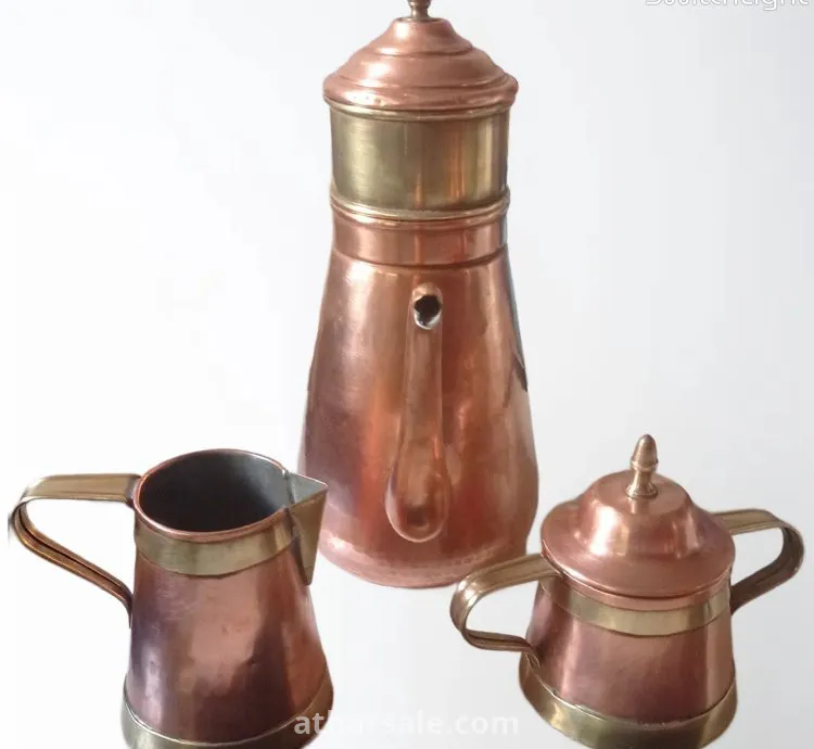 صينية قديمة من النحاس الاحمر