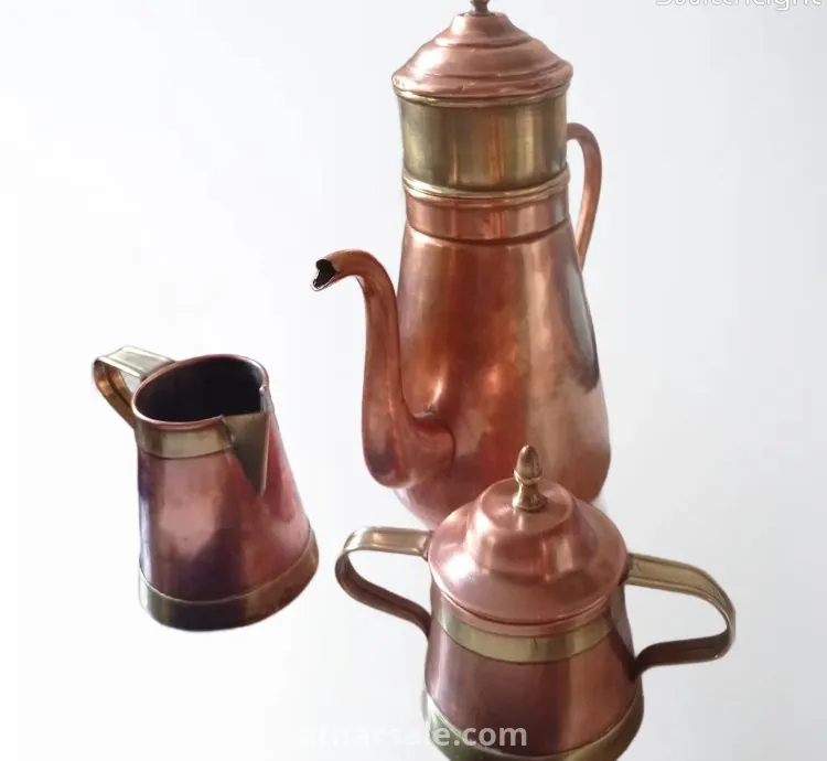 صينية قديمة من النحاس الاحمر