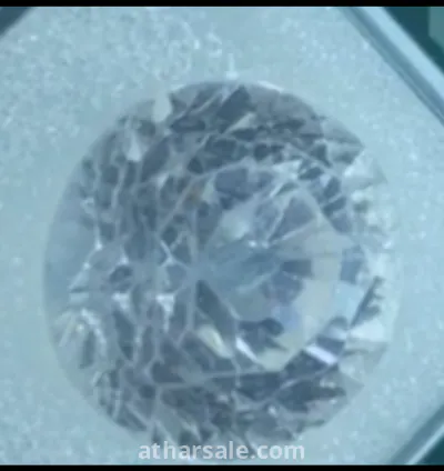 ياقوت ابيض نادر الحجم 6.37 قيراط مع شهادة MT الموقع جدة 3