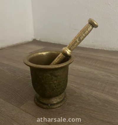 مهراس قديم مصنوع من النحاس القديم 1