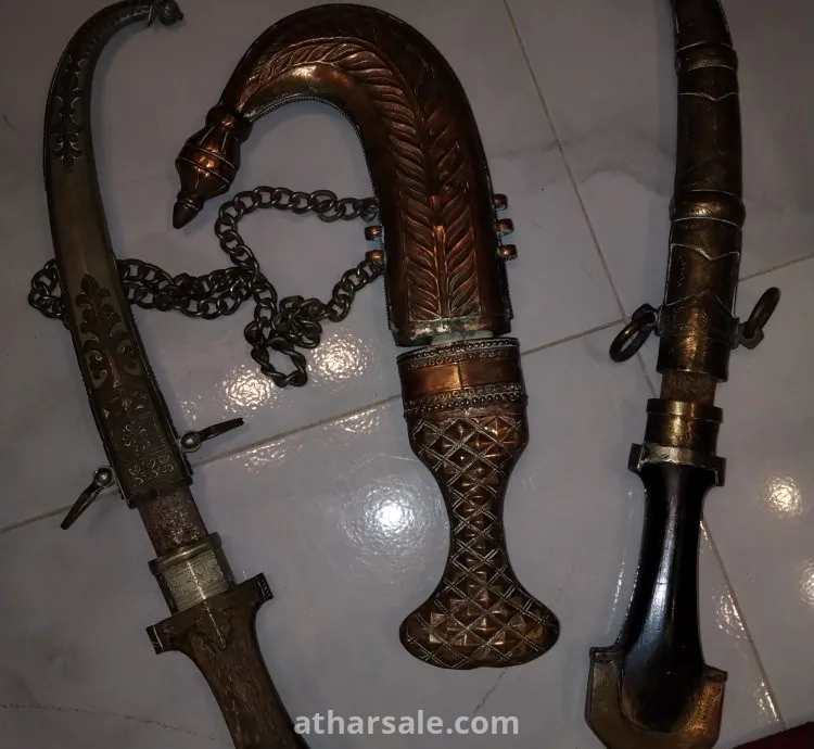 مجموعه خناجر عربيه من القرن التاسع عشر