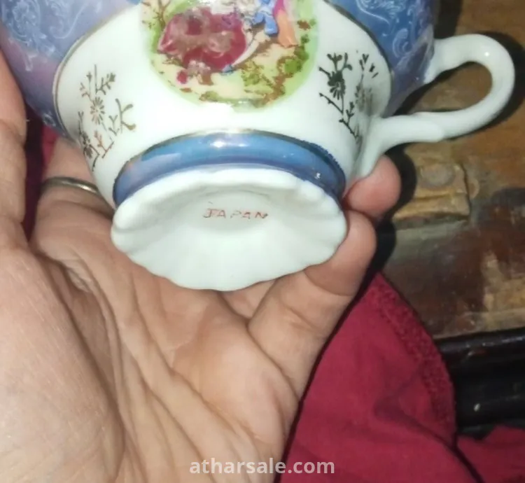 طقم شاي بورسلين منذ 50 عاما