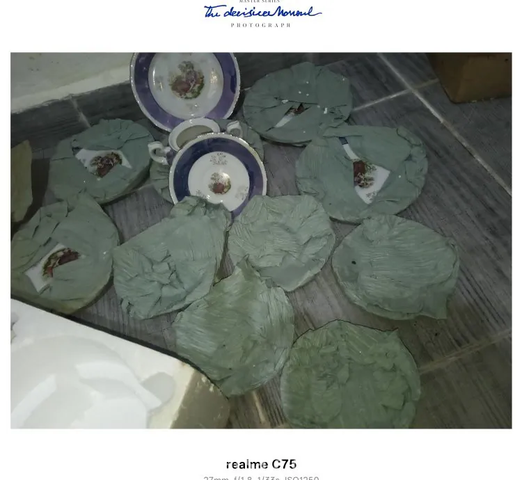 طقم شاي بورسلين منذ 50 عاما