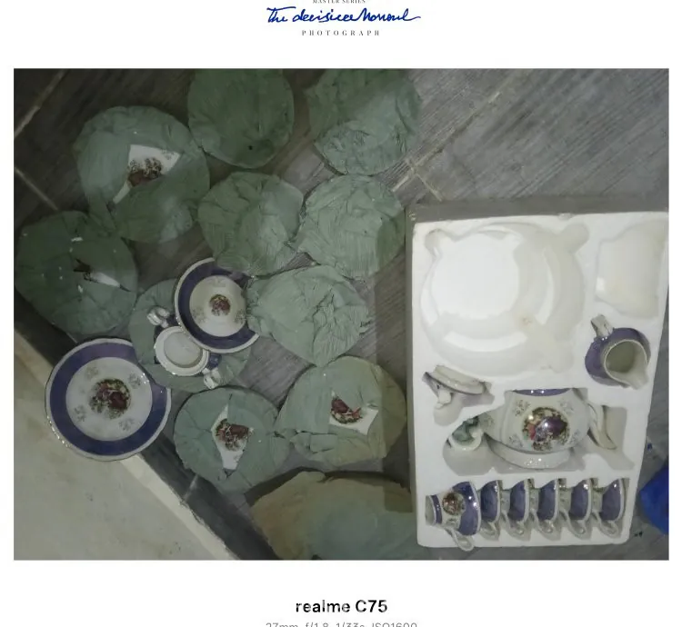 طقم شاي بورسلين منذ 50 عاما