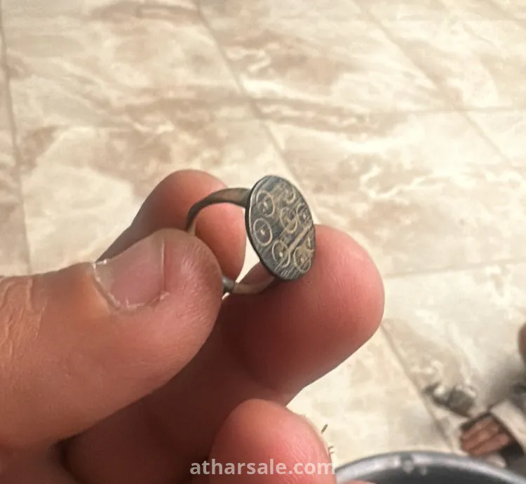 عملات و احجار كريمة