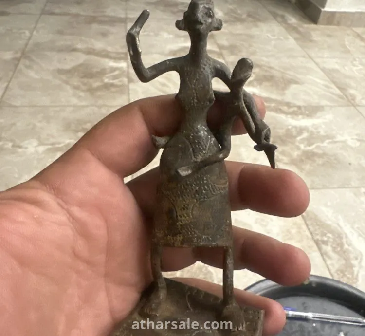 عملات و احجار كريمة