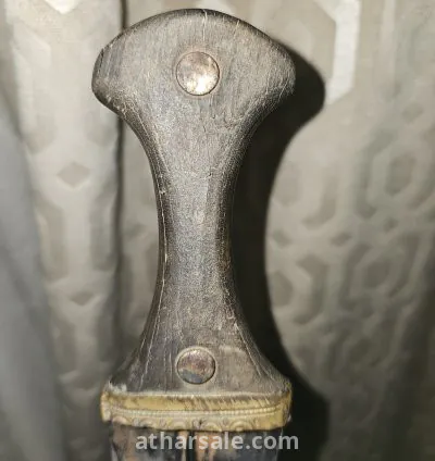 خنجر جنبية قديمة عليها تاريخ 1914